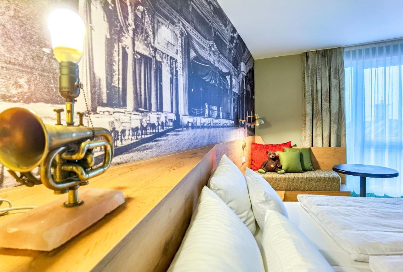 Doppelzimmer „COMFY" mit Kingsize-Bett,1192170385:JPEG
